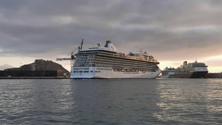Una pareja sube a bordo del crucero de más de 20.000 euros rumbo al "viaje de su vida" y la pesadilla no tarda en empezar