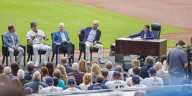 Brewers pay tribute to longtime broadcaster Bob Uecker in star