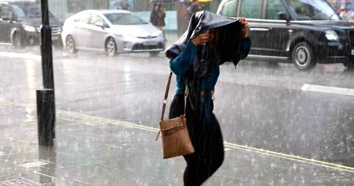 Indian summer UK heatwave hopes fade as Met Office makes 'no signal' admission