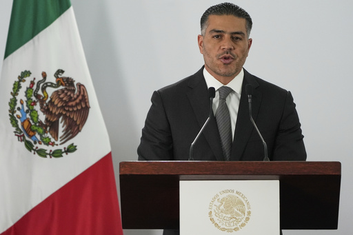 Mexico says 26 capos sent to US were requested by Trump administration, not part of tariff talks