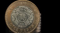 Peso mexicano termina la sesión estable contra el dólar, pero acumula caída semanal