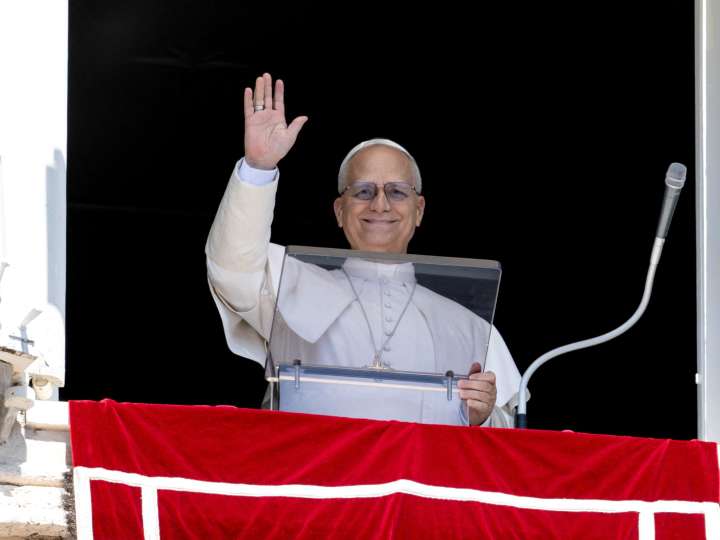 Tras el Angelus dominical, el papa León XIV lamentó que "continúan sembrando muerte y destrucción los ataques en Ucrania”