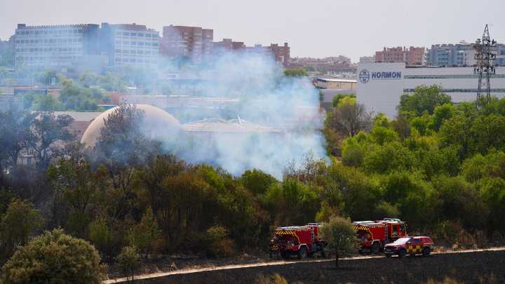 Incendio en Tres Cantos: un fuego sin controlar y rachas de hasta 60 kilómetros por hora