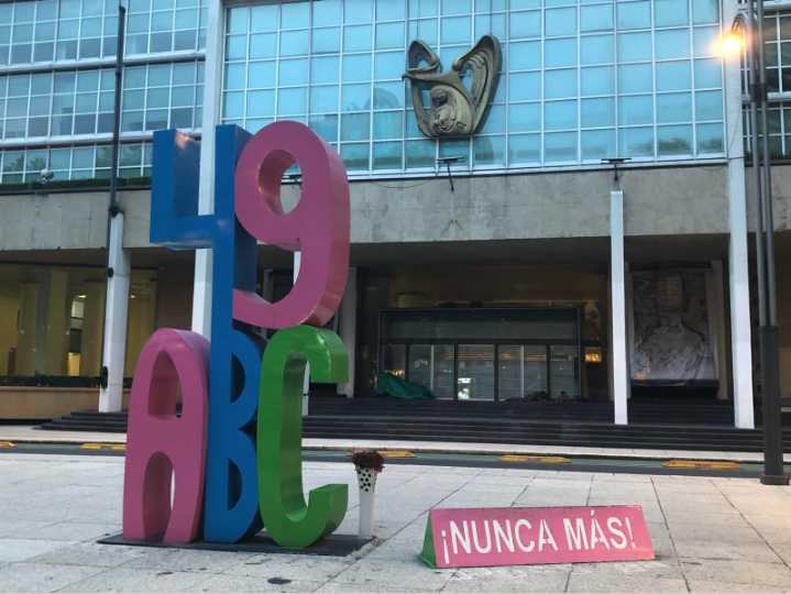“Son 16 años sin justicia”: colectivo exige extradición de Sandra Téllez por caso ABC