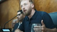 El intendente de Lomas de Zamora condenó la agresión a Milei, pero afirmó: “¿Esperaban que la gente los salude?”