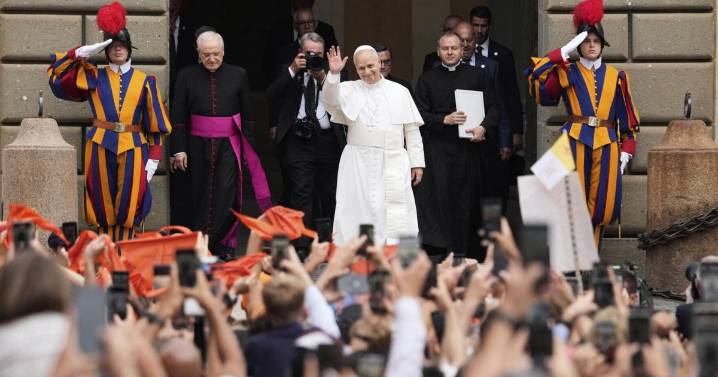 Pope Leo XIV prays for peace as US-Russia summit over Ukraine war gets underway