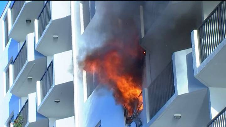 3 people treated after fire breaks out at high-rise condo in North Miami Beach – NBC 6 South Florida