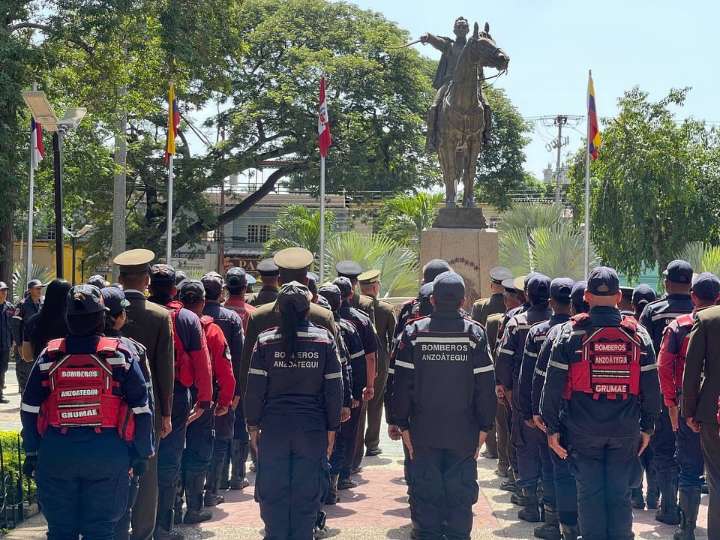 Autoridades conmemoraron el Día Nacional del Bombero en Barcelona