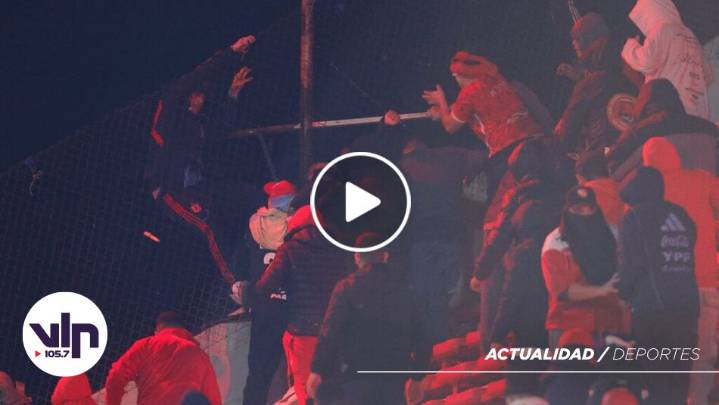 Hinchas argentinos golpearon y acorralaron a hinchas de La U en el estadio Libertadores de América