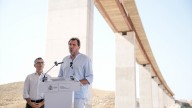 El ministro Puente presume del funcionamiento de los trenes: "Son los mejores datos de puntualidad de Europa"