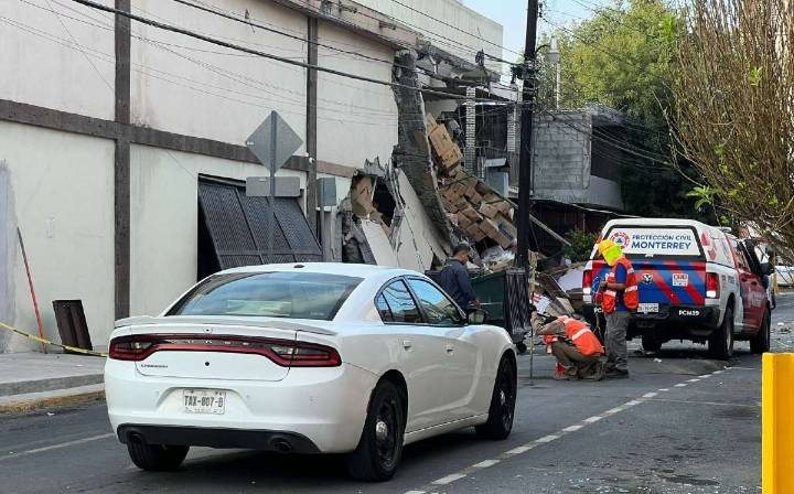 Explosión en bodega deja daños en casas y autos en la colonia Nuevo Repueblo en Monterrey; hay 2 lesionados