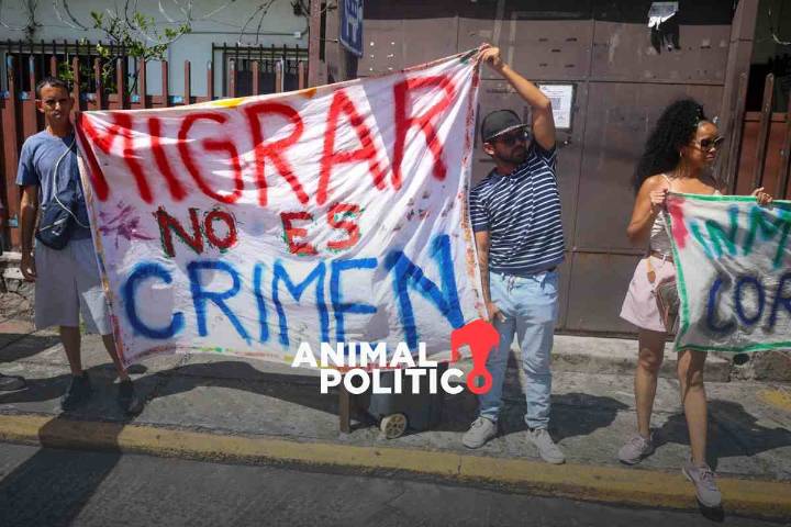 Jueza de EU bloquea proceso de Trump sobre la expulsión rápida de migrantes
