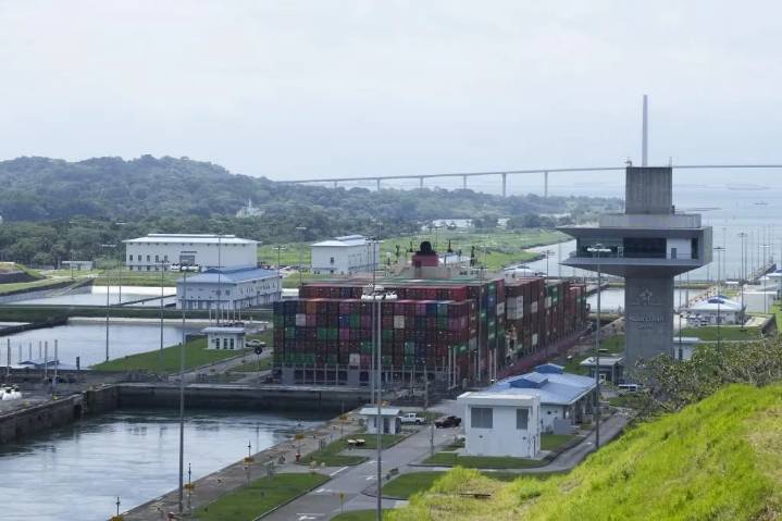 El Canal de Panamá ingresará 400 millones de dólares menos por la "incertidumbre" económica