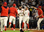 Angels walk off Dodgers in 10th inning as NL West lead evaporates