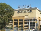 Un ladrón se lanzó al vacío desde 6 metros de altura cuando lo descubrieron robando un aire acondicionado de un shopping de Rosario