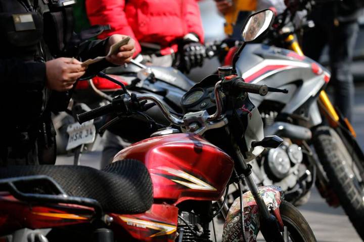 Motorista se fugó y carabineros tras seguirlo hallaron una guarida narco en Lampa