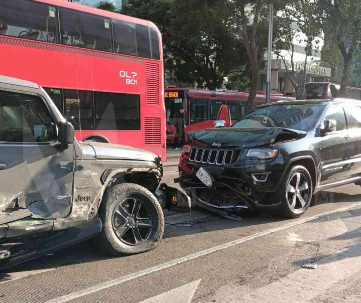 Choque múltiple en Reforma deja lesionado y una conductora alcoholizada detenida