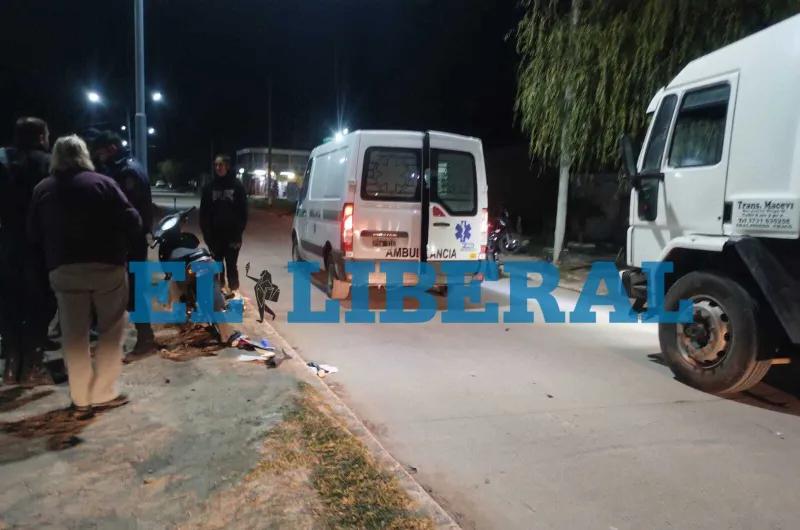 Dos mujeres y un bebé heridos tras chocar contra un camión estacionado