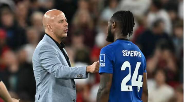 Insultos racistas empañan inicio de Premier League en Liverpool vs. Bournemouth -