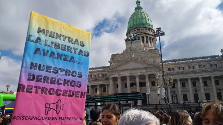 Congreso de Argentina rechaza veto de Milei a ley de emergencia de discapacidad
