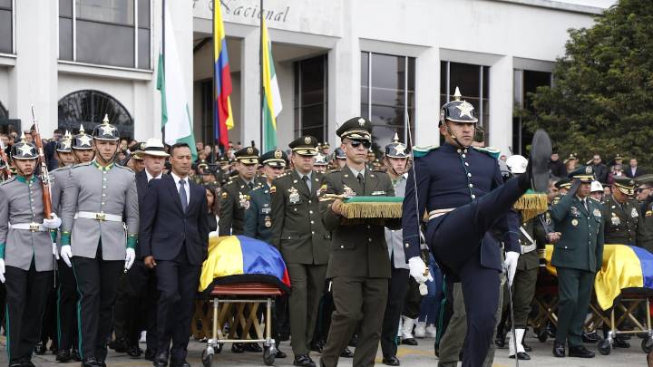 Conmovedor adiós a policías asesinados en atentado a helicóptero en Antioquia