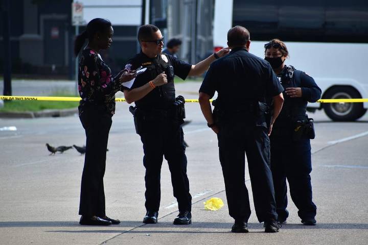 La actividad en línea del responsable del tiroteo escolar  de Minneapolis revela fascinación con atentados masivos