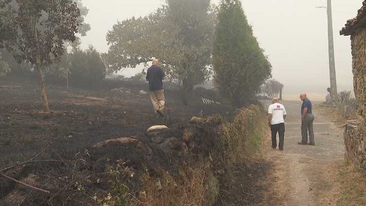 Desactivado o nivel 2 en Agolada, onde o lume estivo á porta das casas e estabilizado o de Toques