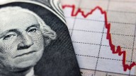 El dólar oficial vuelve a caer y el mercado evalúa el impacto de la licitación