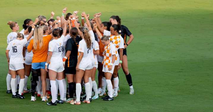 #6 Tennessee Lady Vols stay undefeated with 3-0 shutout win over LMU Lions