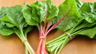 Alimentos parecidos: cuál es la diferencia entre la espinaca y la acelga