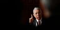 Álvaro Uribe Vélez recuperó su libertad, pero la noticia cayó como un ‘baldado de agua fría’ para sus opositores: “Libre no es igual a inocente”