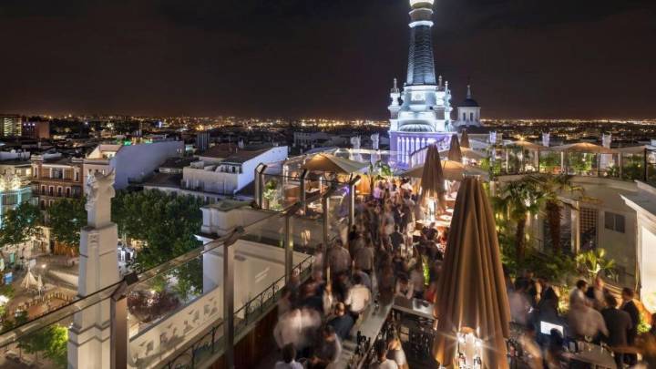 Compra muebles de lujo sin arruinarte: un histórico hotel de Madrid liquida más de 10.000 objetos