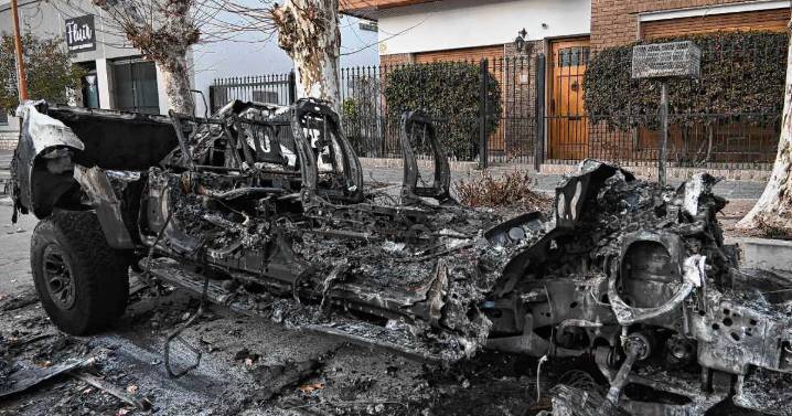 Video | Incendiaron una camioneta que tuvo un exBoca: roció nafta, prendió fuego y quedó filmado en Roca