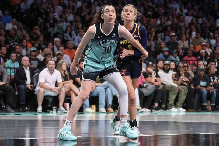 Deadspin | Liberty F Breanna Stewart back after 13-game layoff