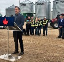 PM “doesn’t care” about farmers, wary of future EV regs: Poilievre