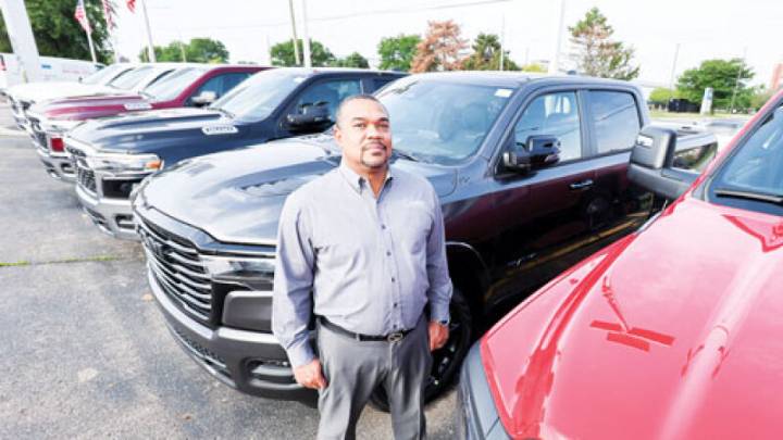 Auto dealers: Buy now before tariffs drive prices up