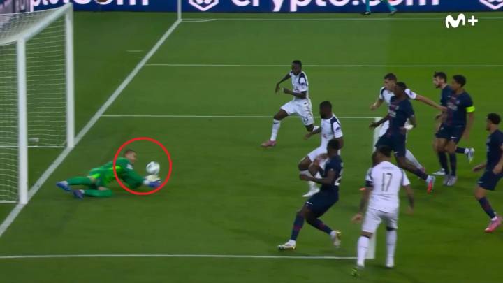 El PSG echa de menos a Donnarumma en la Supercopa de Europa: concede dos goles a balón parado... con un error de su sustituto