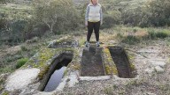 Santibáñez de la Sierra crea la ruta de las tumbas antropomorfas con vistas a la Peña de Francia