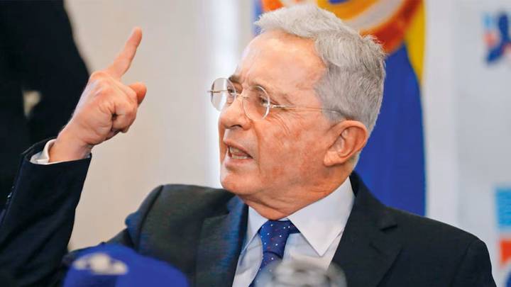 Álvaro Uribe Vélez renunció a la prescripción de su caso