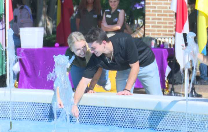 UNA hosts 'Lucky Dip' event to kick off classes