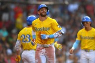 Trevor Story conecta un jonrón de tres carreras y Medias Rojas vencen 7