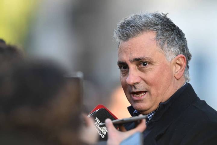 "Están fuera de la lógica". Pareja tildó de “discapacitados” a los que atacaron la caravana del Presidente