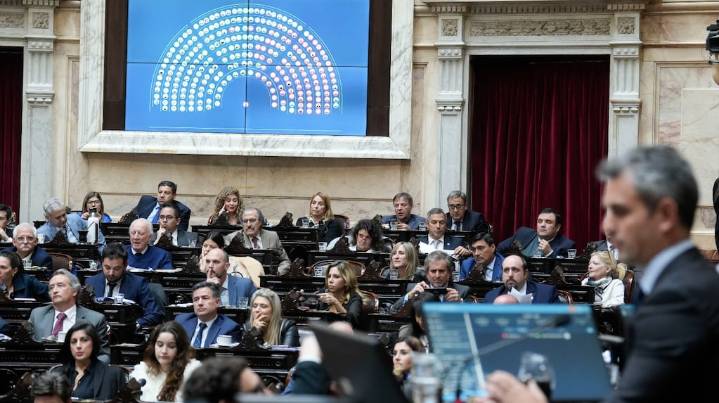 Los gobernadores inclinaron la balanza en Diputados y Milei blindó el veto al aumento de las jubilaciones