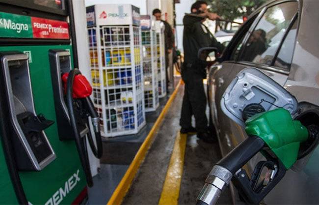 Pemex reconoce retrasos en reparto de gasolina en el Valle de México