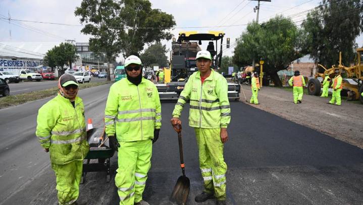 En carreteras Los Reyes-Texcoco y Texcoco