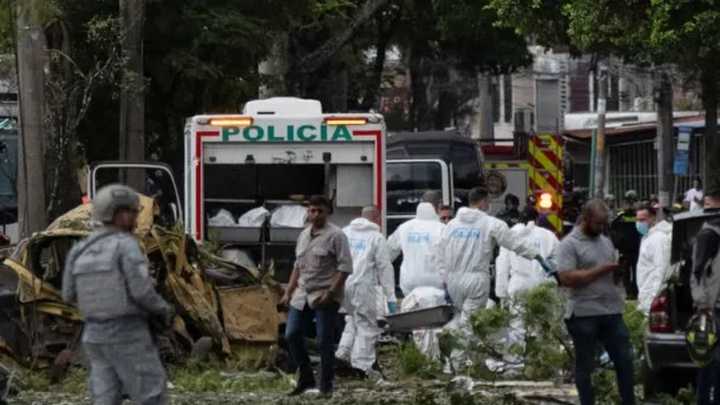 Colombia sufrió dos atentados que dejaron un saldo trágico de 18 muertos