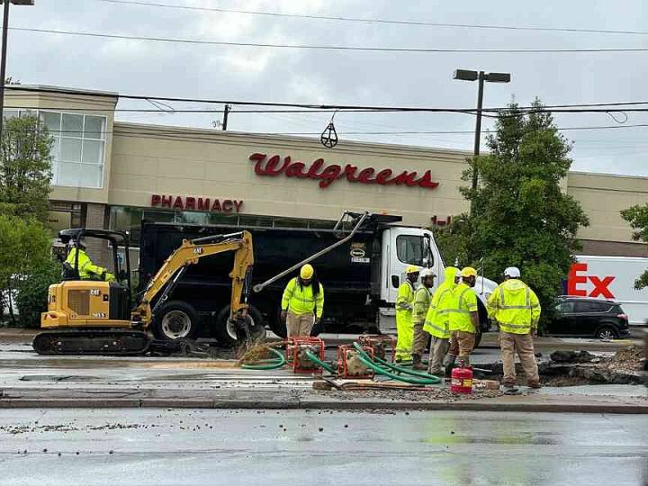 Water main breaks near busy Asher, University intersection in southwest Little Rock