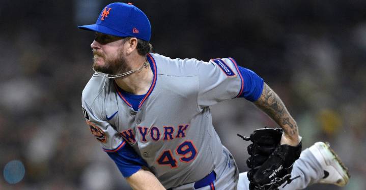 Chris Devenski recalled; José Castillo designated for assignment