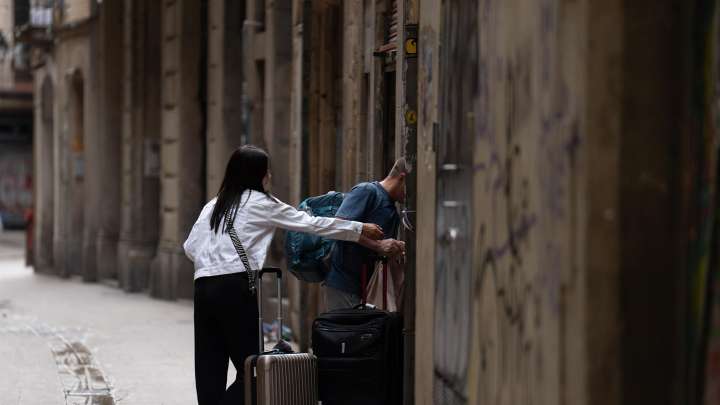 Pagan 1.800 euros por alquilar un apartamento en un pueblo de La Coruña y, al llegar, descubren que la casa no existe