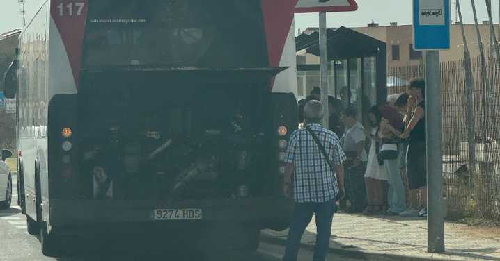 Enésima avería de un autobús de Avanza en Salamanca dejando tirados a varios pasajeros en plena ola de calor
